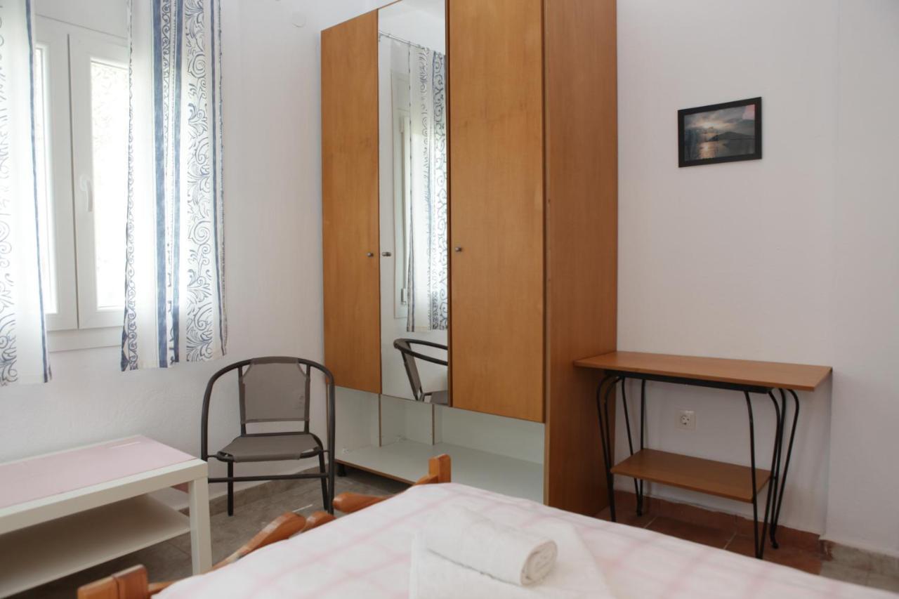 O Pyrgos Accommodations Panormos  Kültér fotó