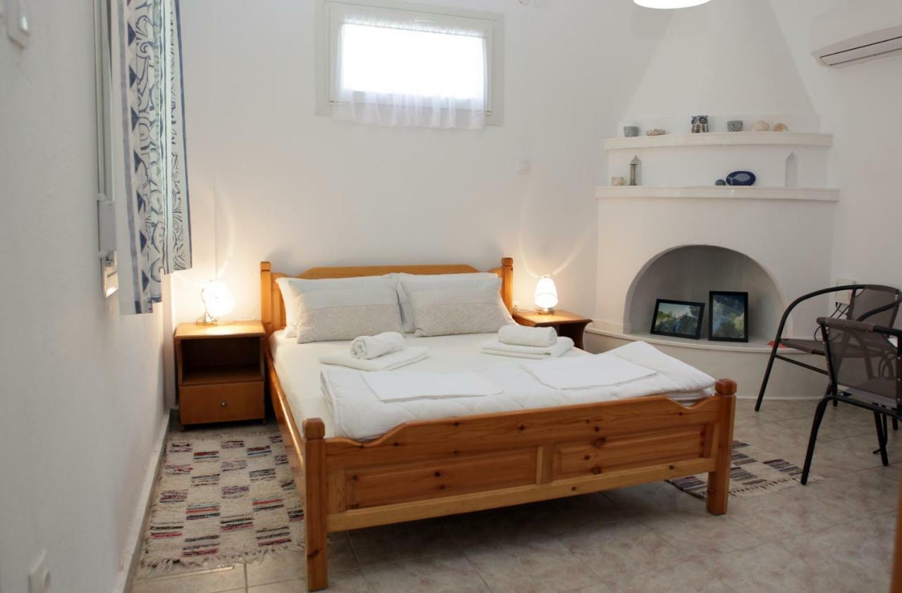 O Pyrgos Accommodations Panormos  Kültér fotó