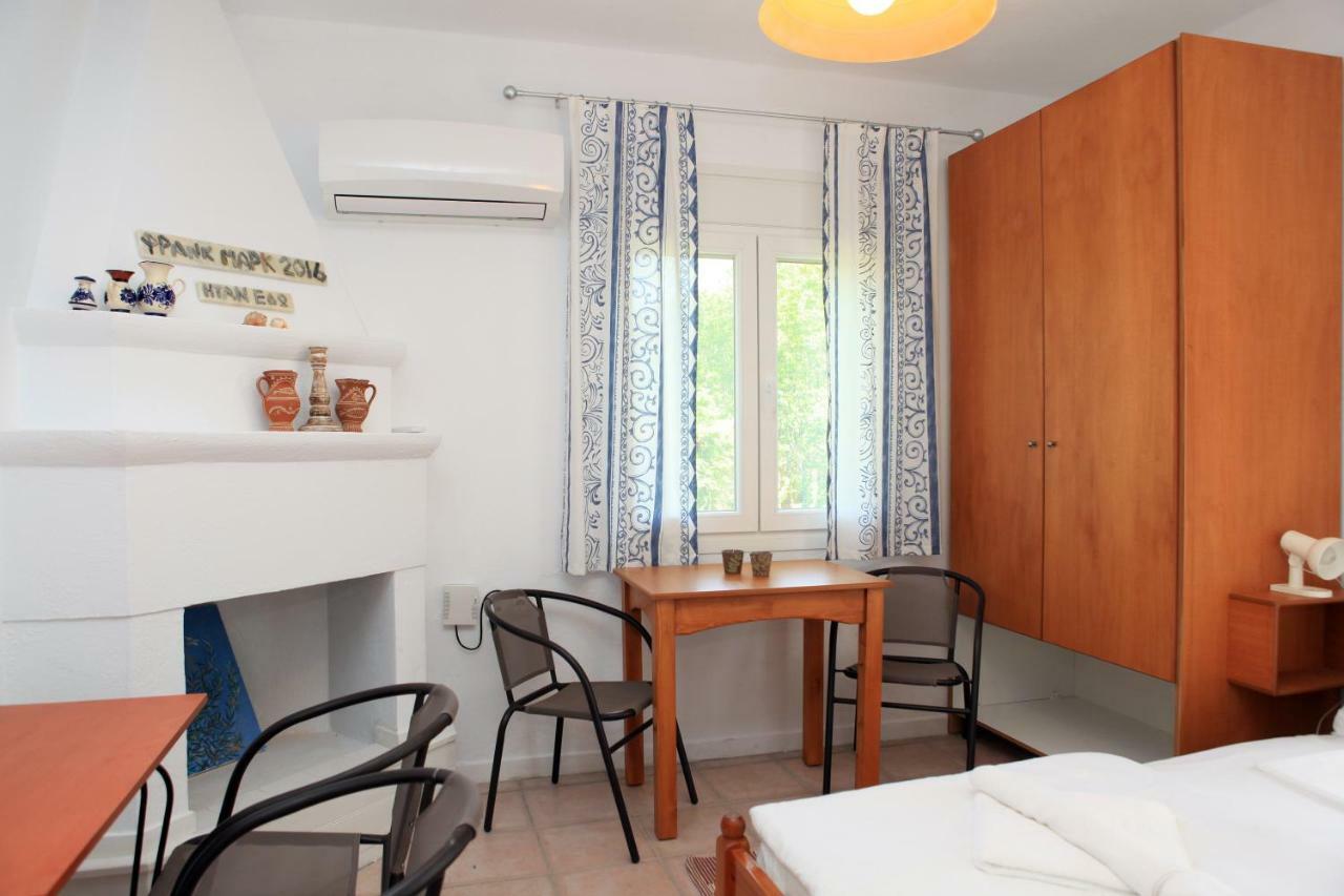 O Pyrgos Accommodations Panormos  Kültér fotó
