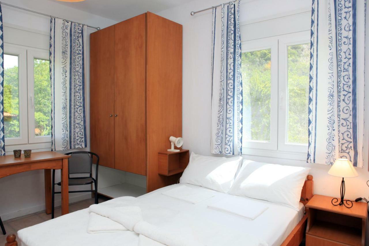O Pyrgos Accommodations Panormos  Kültér fotó