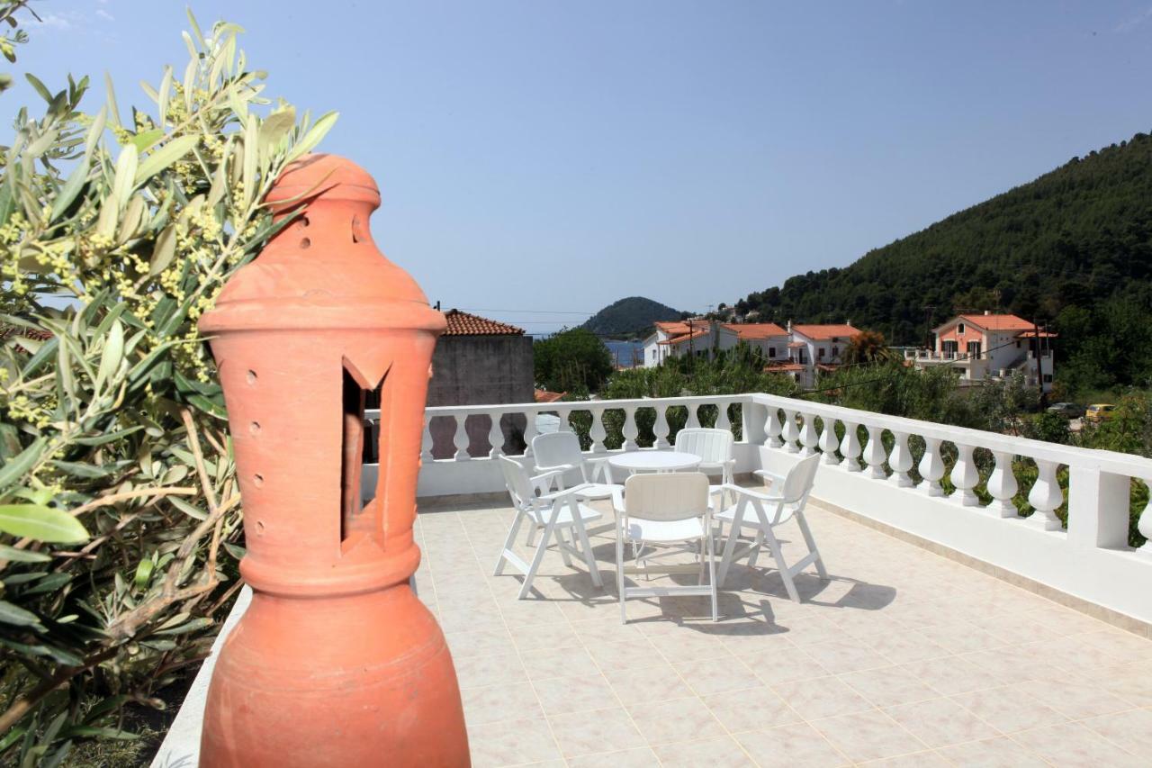 O Pyrgos Accommodations Panormos  Kültér fotó